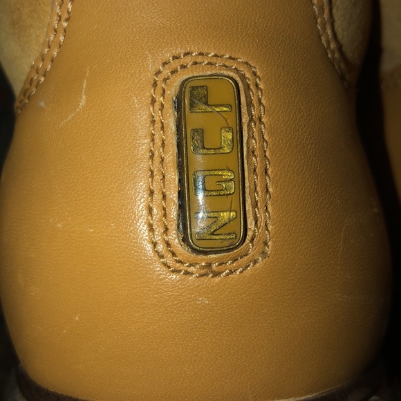 Rare retro Lugz. Mid boot/ shoe in camel color